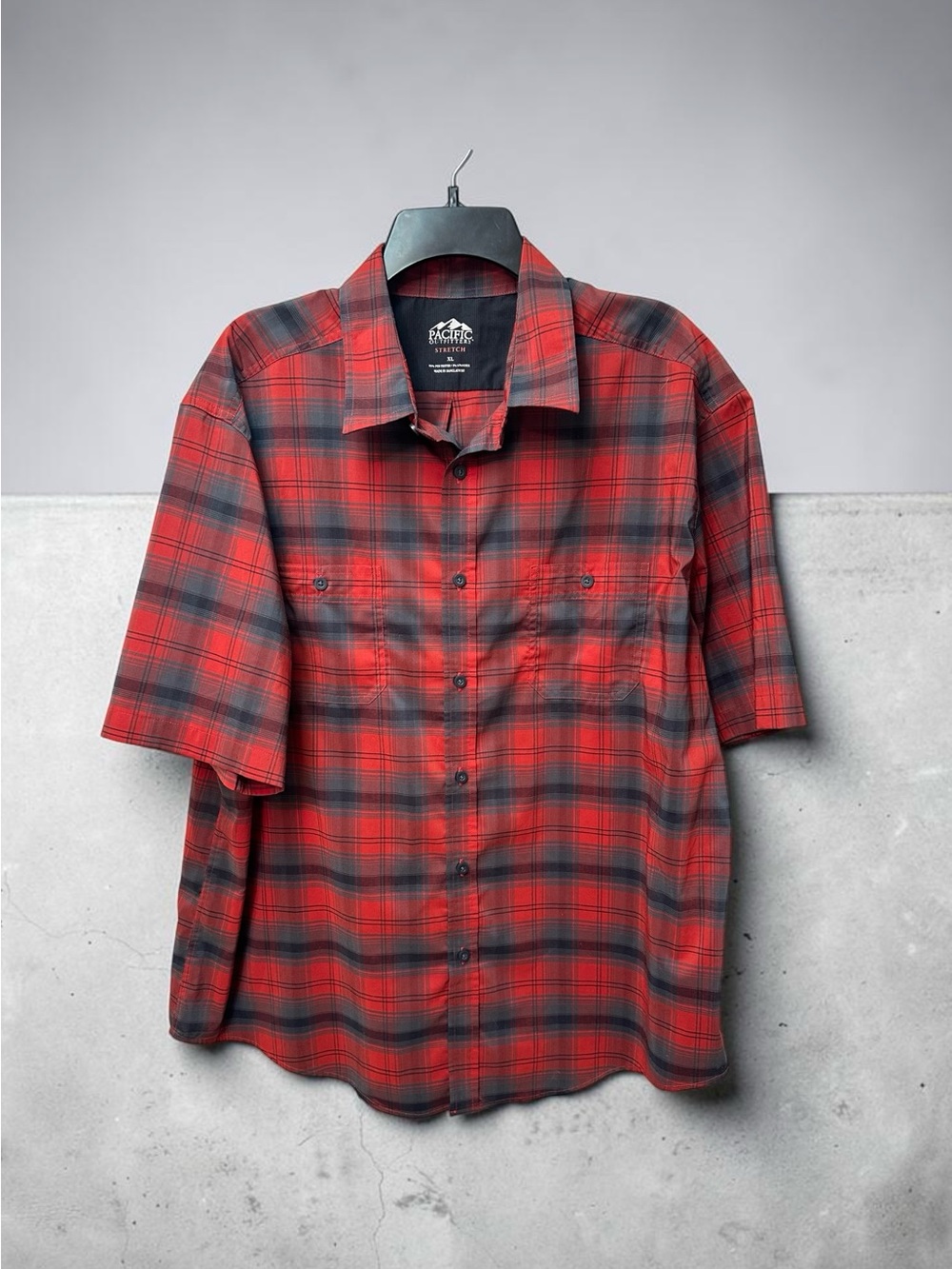 Pacific Outfitters Plaid Shirt Mens XL Red & Black Summer Outdoor Button-down